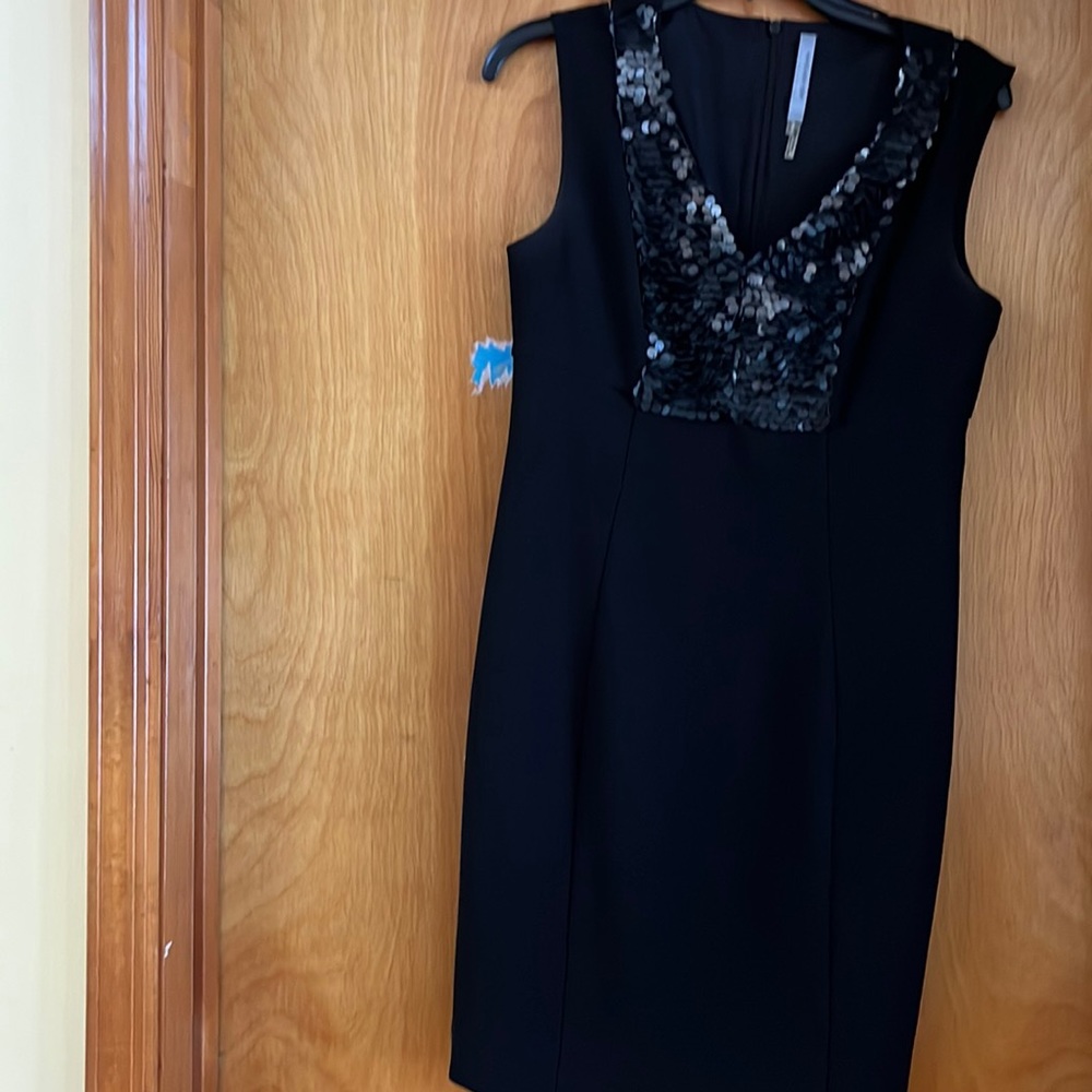 MARC NEWYORK  knee length blk dress with sequence on top sz4 zipper back